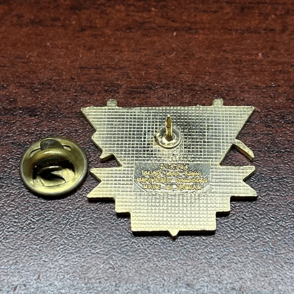 1996 Atlanta Olympics AT&T Phone Company Sponsor‎ Running Man Lapel Hat Pin